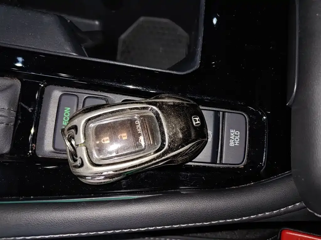 Honda Accord — фото 9