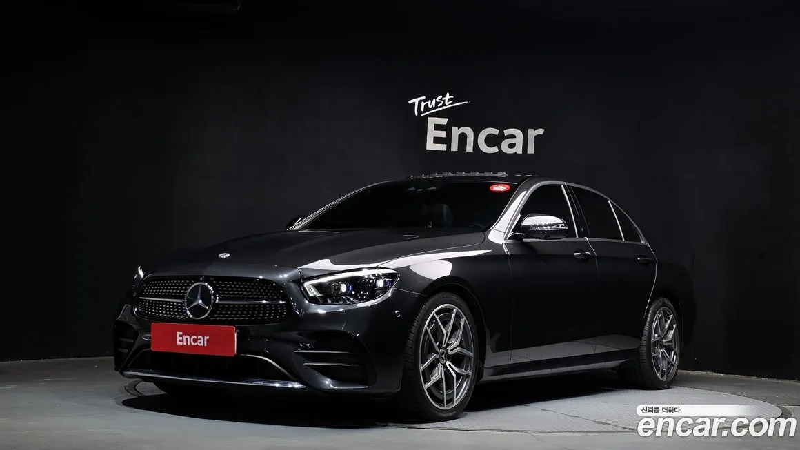 Mercedes-Benz E-Class — фото 1