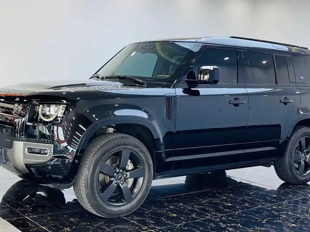 Land Rover Defender — фото 1