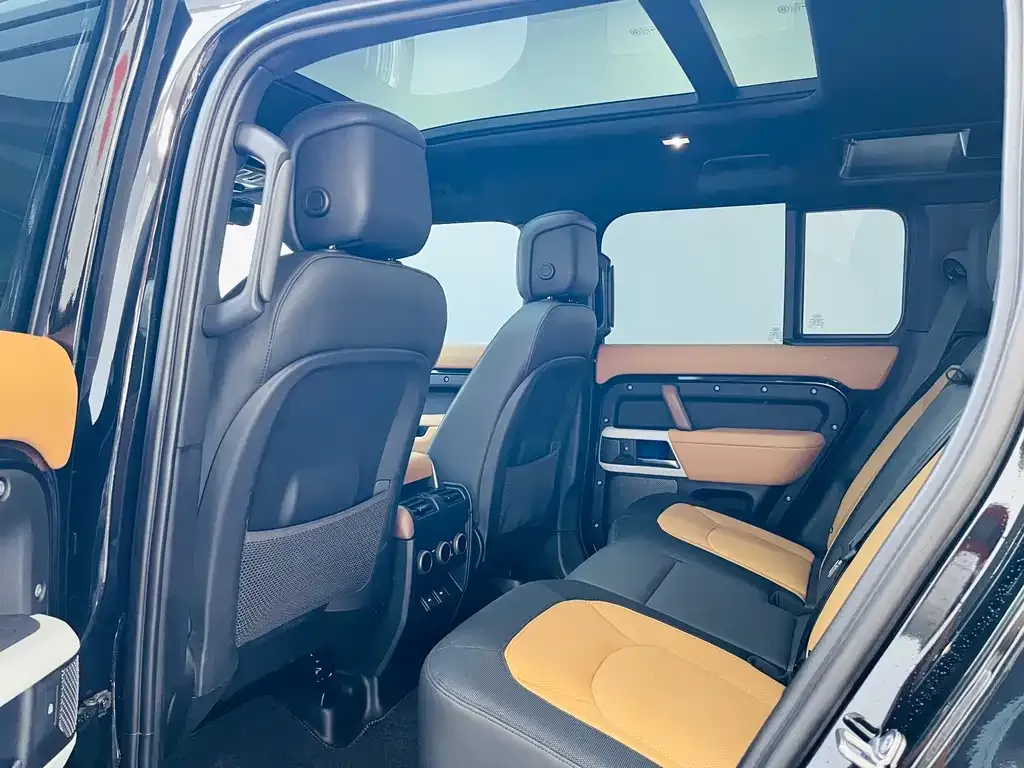Land Rover Defender — фото 10