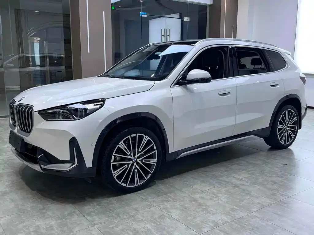 BMW X1 — фото 1
