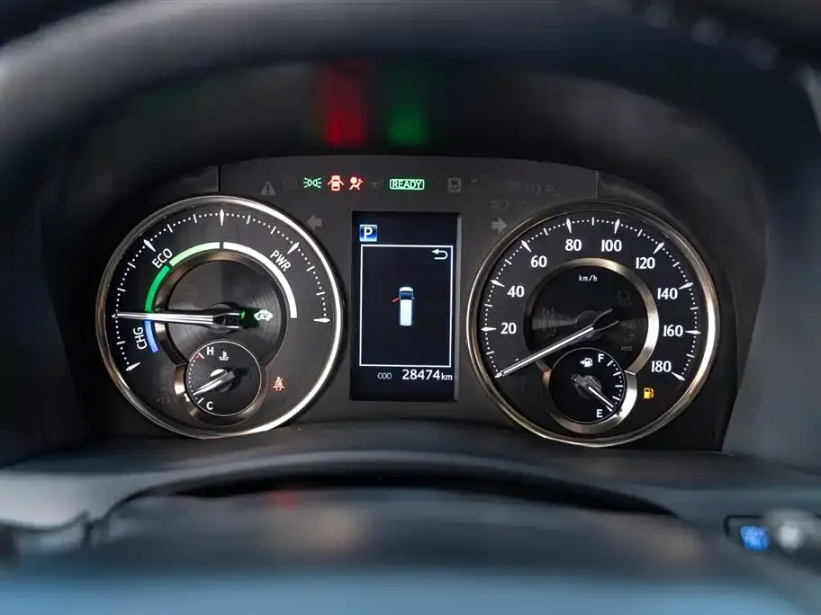 Toyota Alphard — фото 6