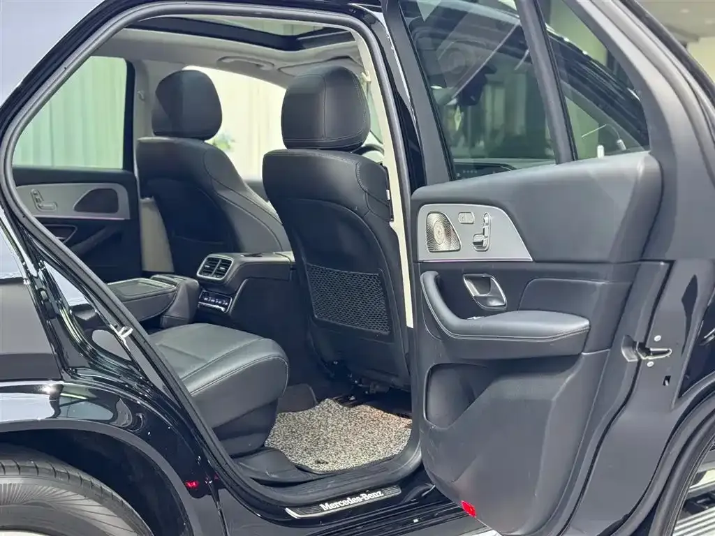 Mercedes-Benz GLE — фото 10