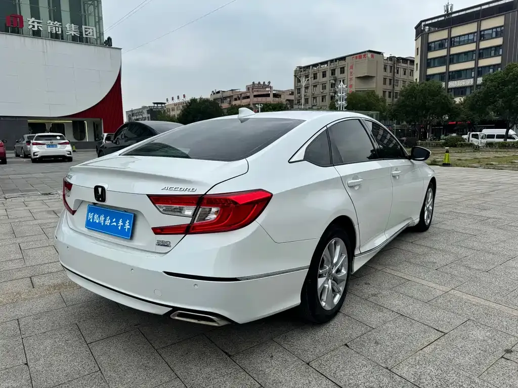 Honda Accord — фото 6