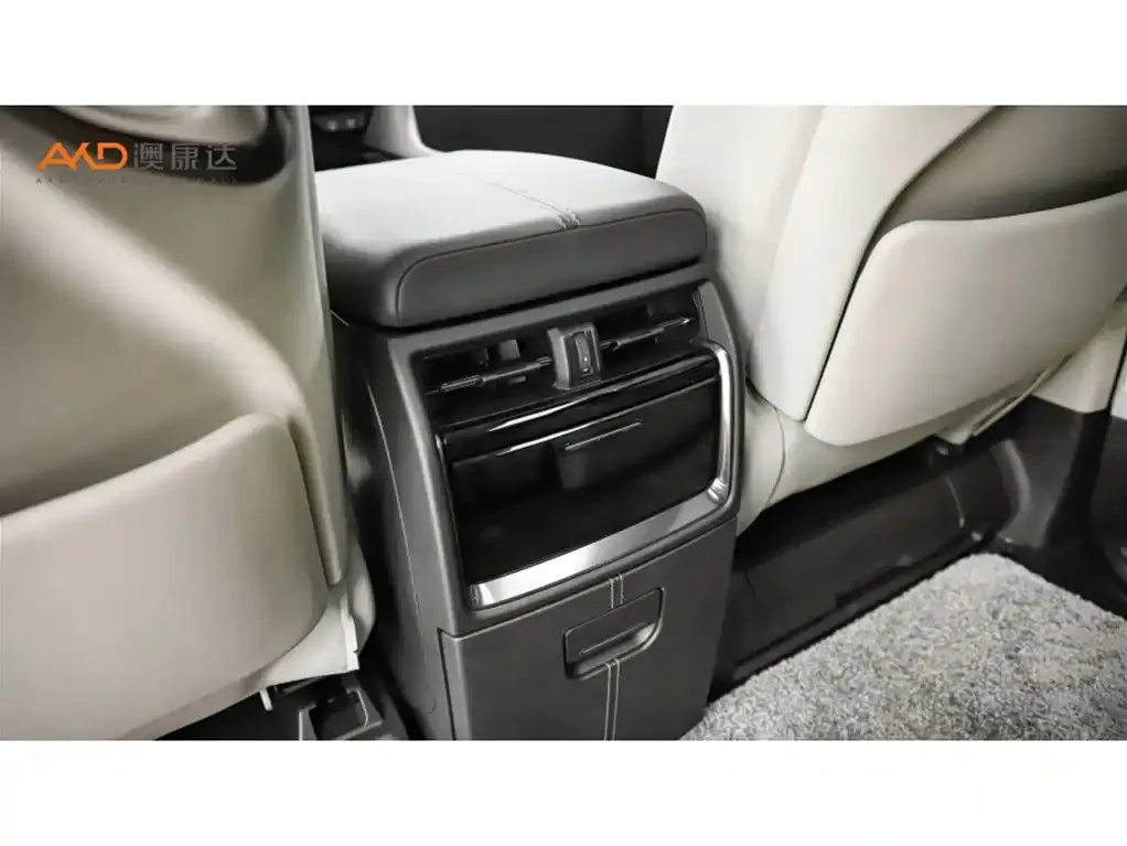 Toyota Alphard — фото 10