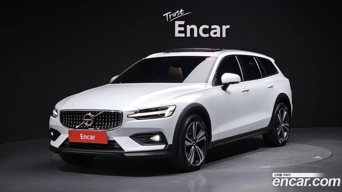 Volvo V60 — фото 1