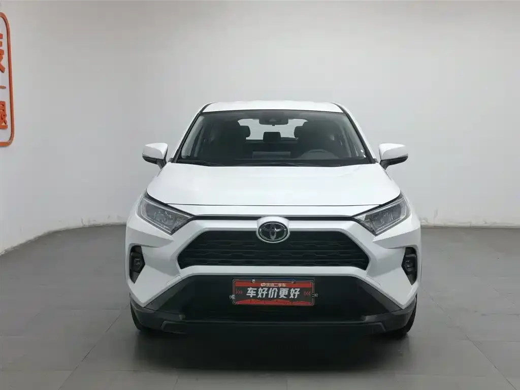 Toyota RAV4 — фото 3