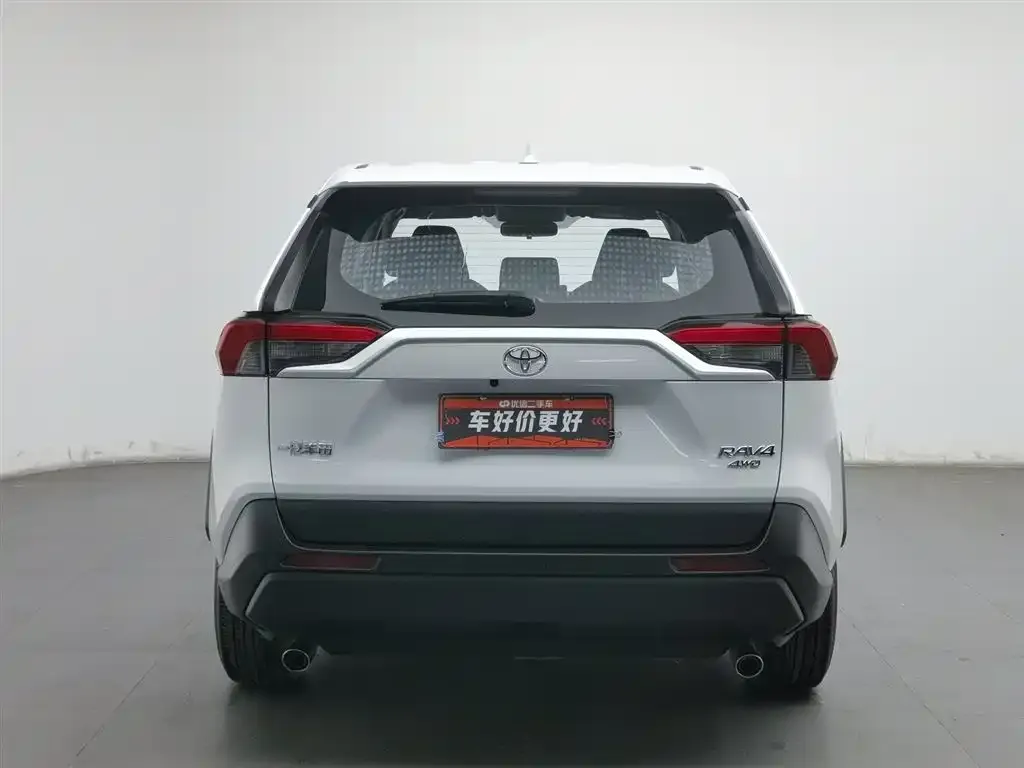 Toyota RAV4 — фото 4