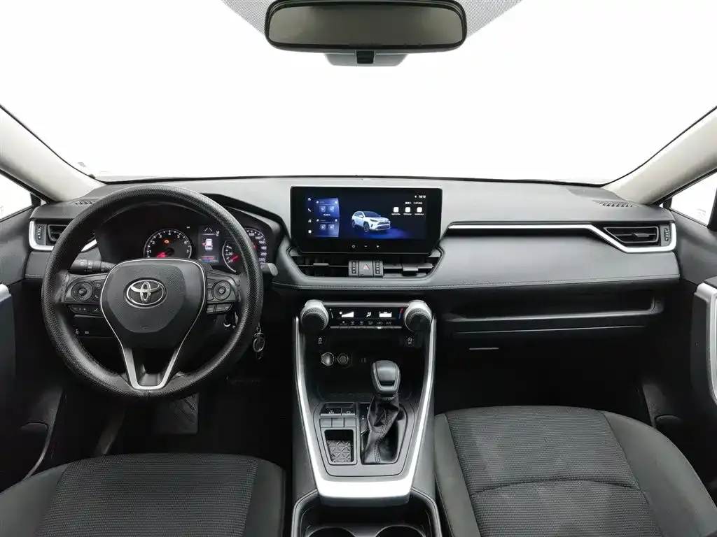 Toyota RAV4 — фото 5