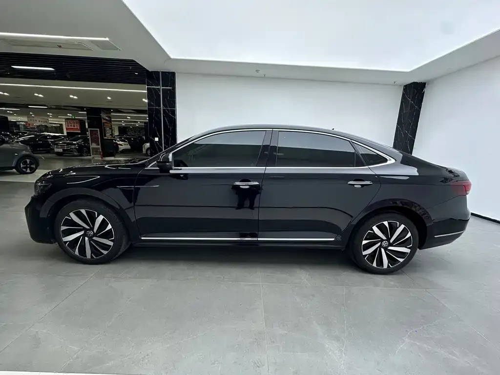 Volkswagen Passat — фото 7
