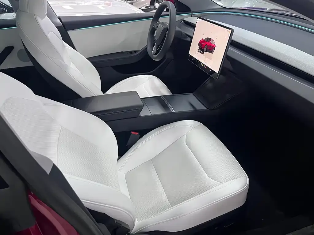 Tesla Model 3 — фото 4
