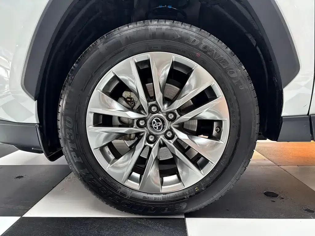 Toyota Wildlander — фото 4