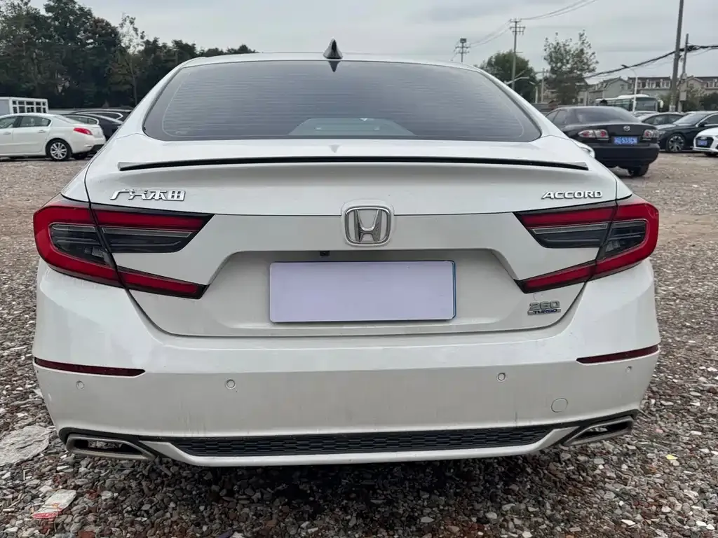 Honda Accord — фото 8