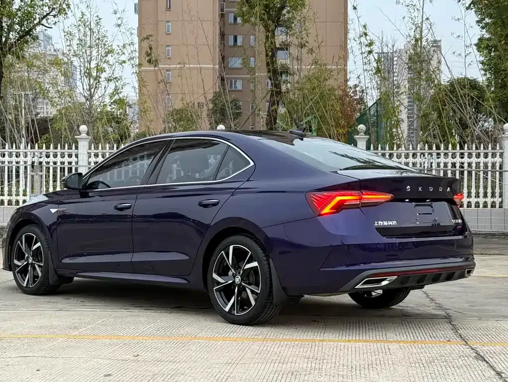 Skoda Octavia — фото 4