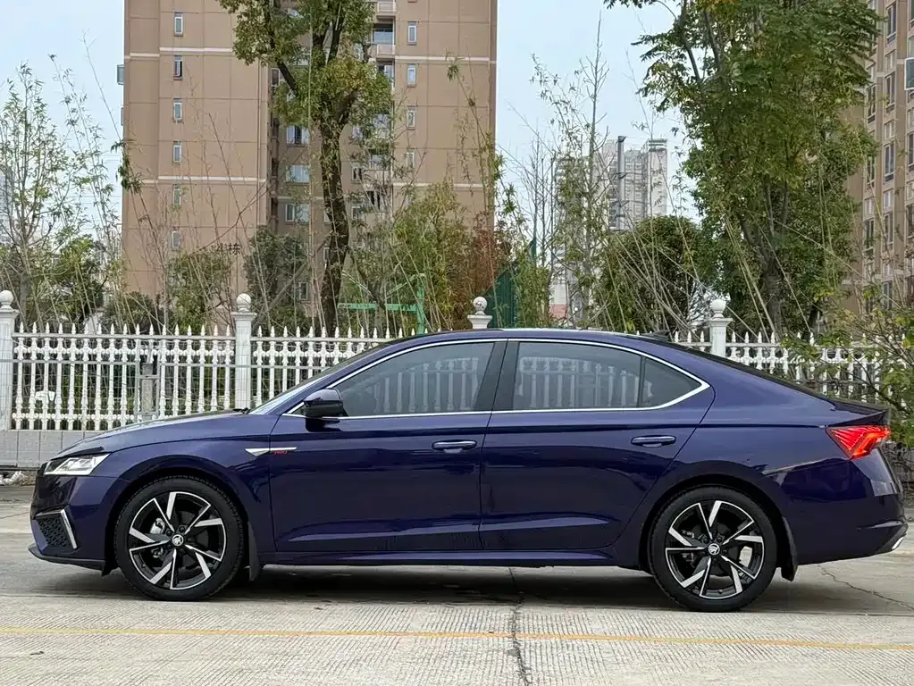 Skoda Octavia — фото 7