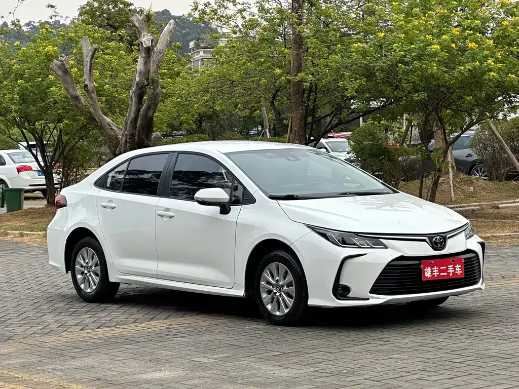 Toyota Corolla — фото 3