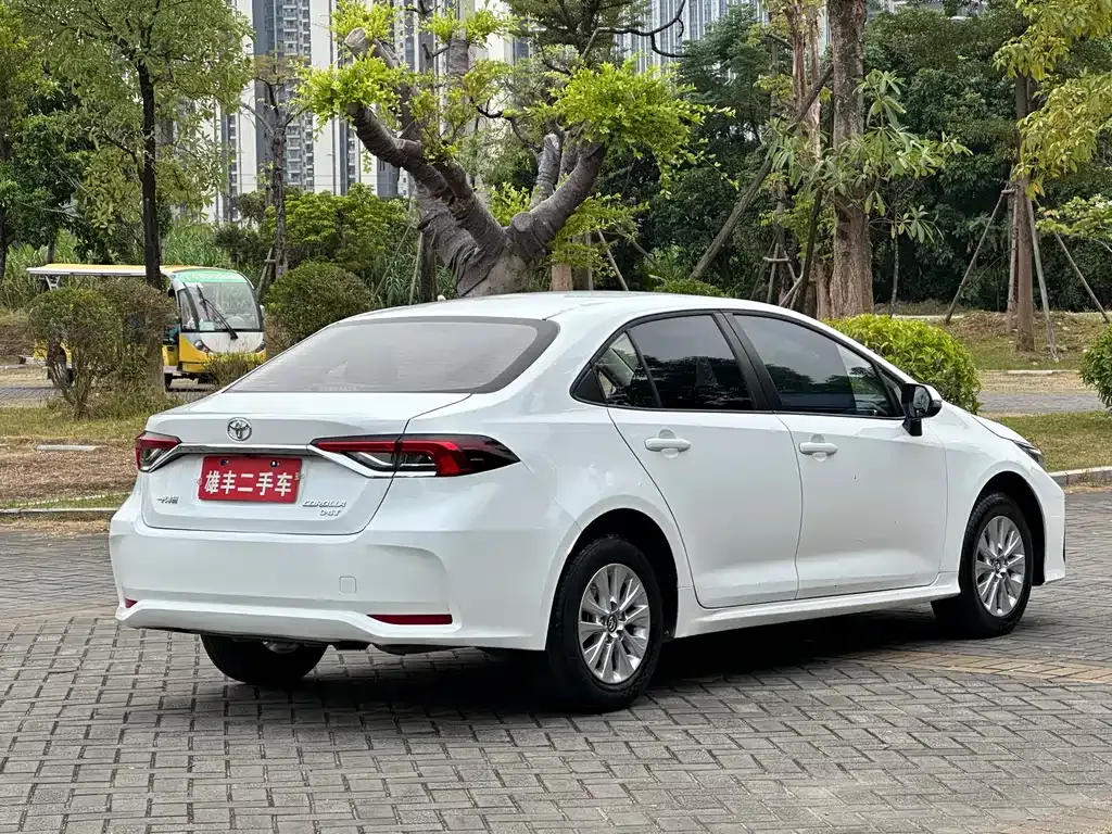 Toyota Corolla — фото 6