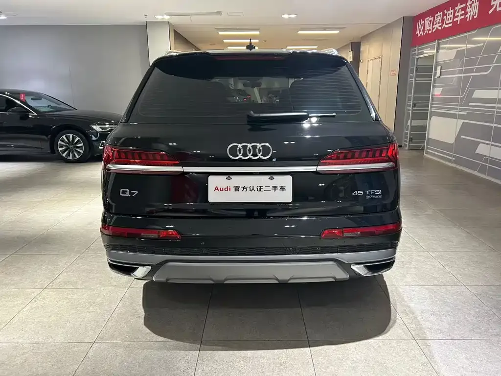 Audi Q7 — фото 3