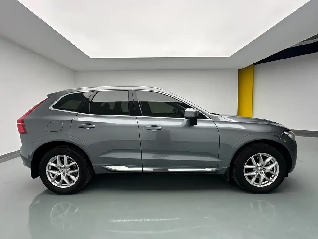 Volvo XC60 — фото 7