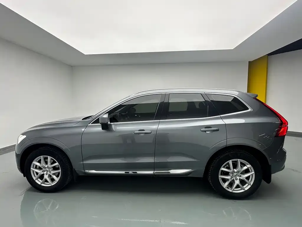 Volvo XC60 — фото 8