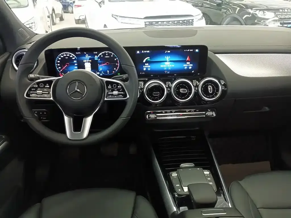 Mercedes-Benz GLA — фото 10