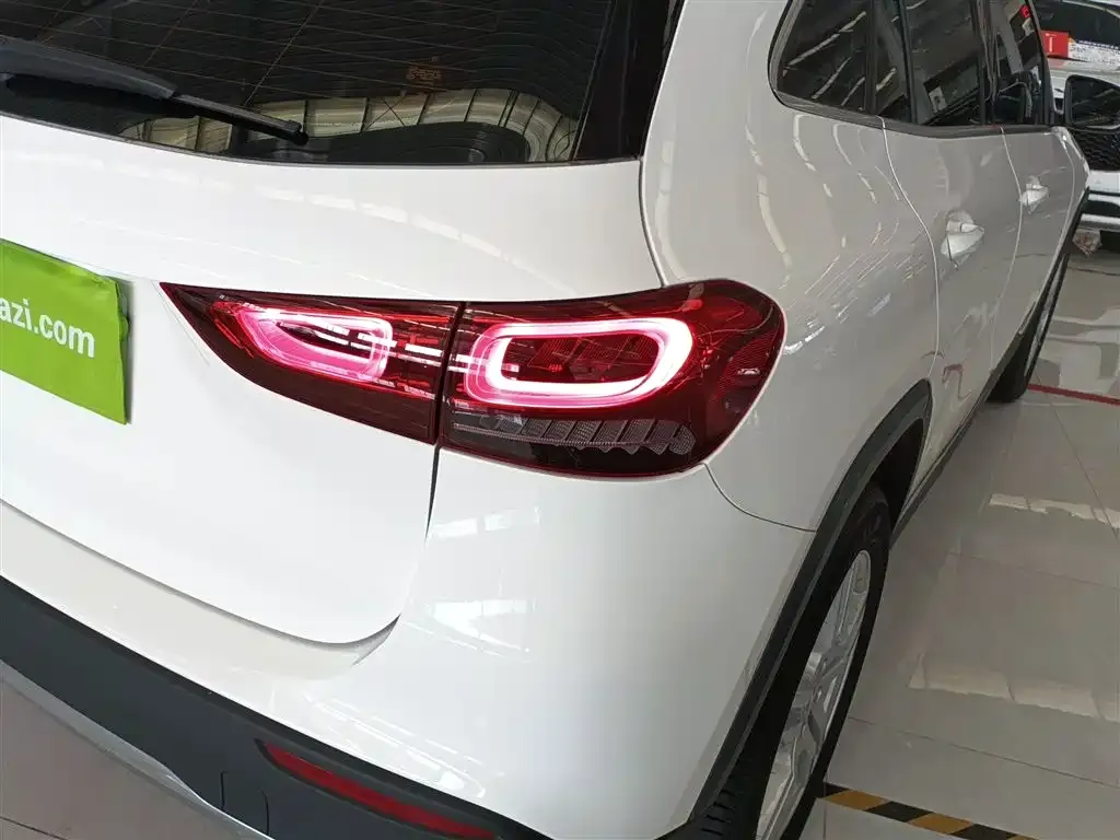 Mercedes-Benz GLA — фото 8