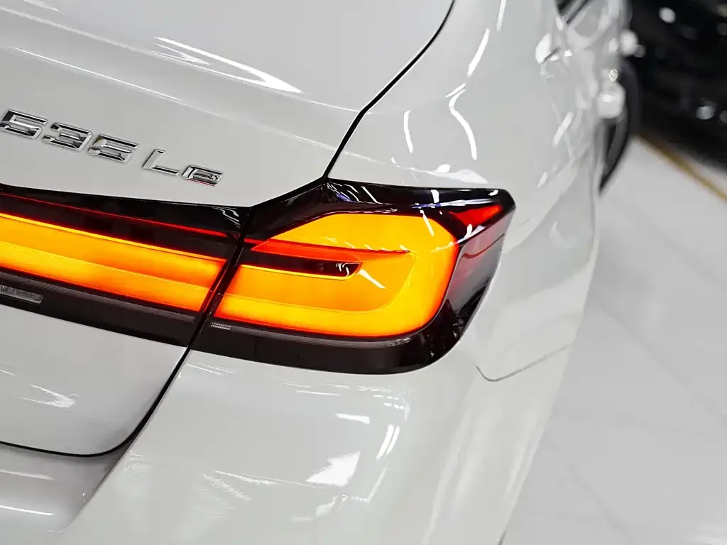 BMW 5 Series New Energy — фото 8
