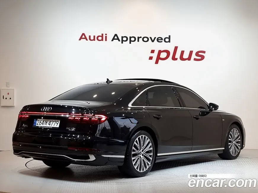 Audi A8 — фото 2