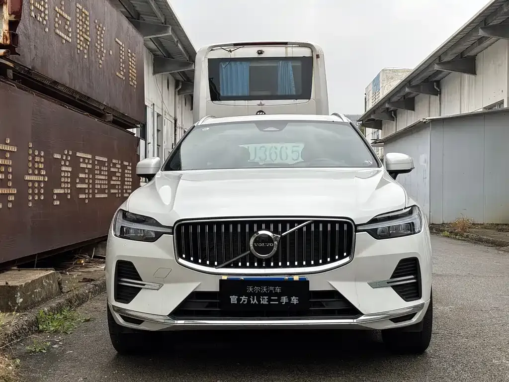 Volvo XC60 — фото 2