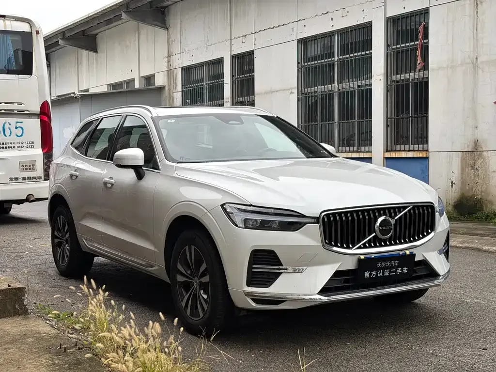 Volvo XC60 — фото 3