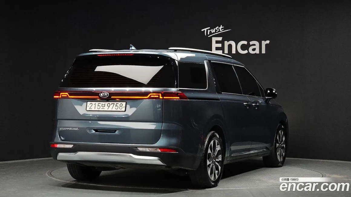 Kia Carnival — фото 2
