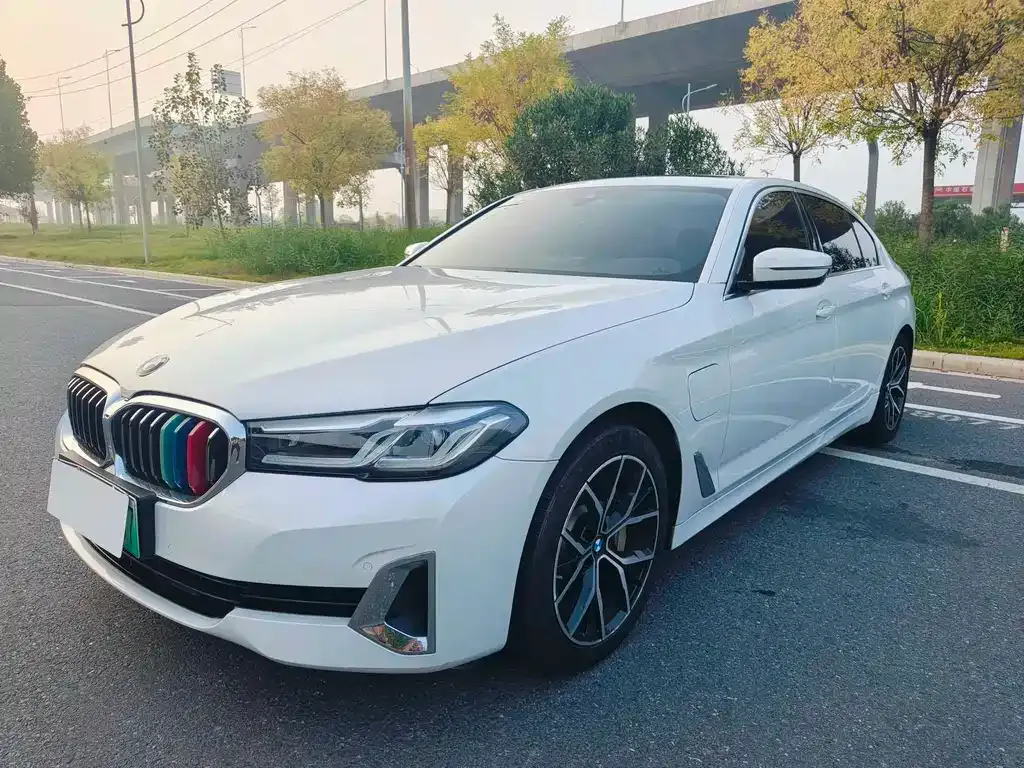 BMW 5 Series New Energy — фото 1