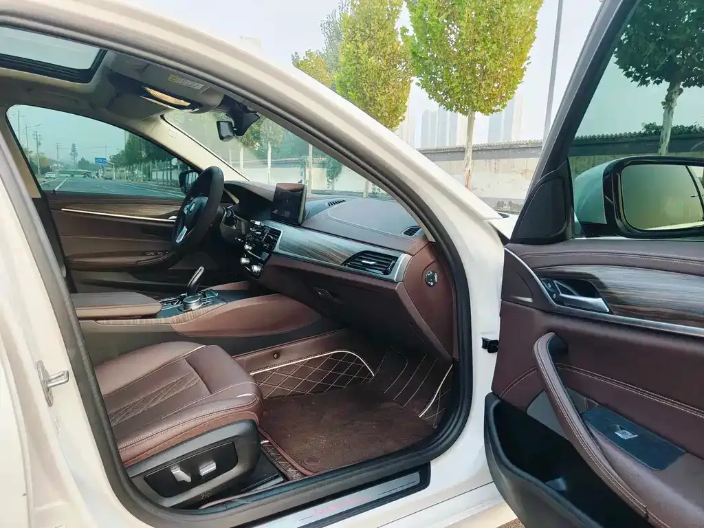 BMW 5 Series New Energy — фото 5