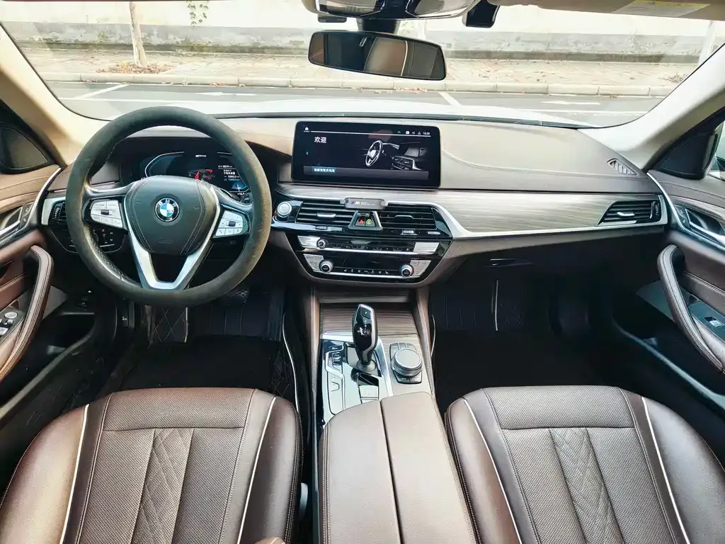BMW 5 Series New Energy — фото 6