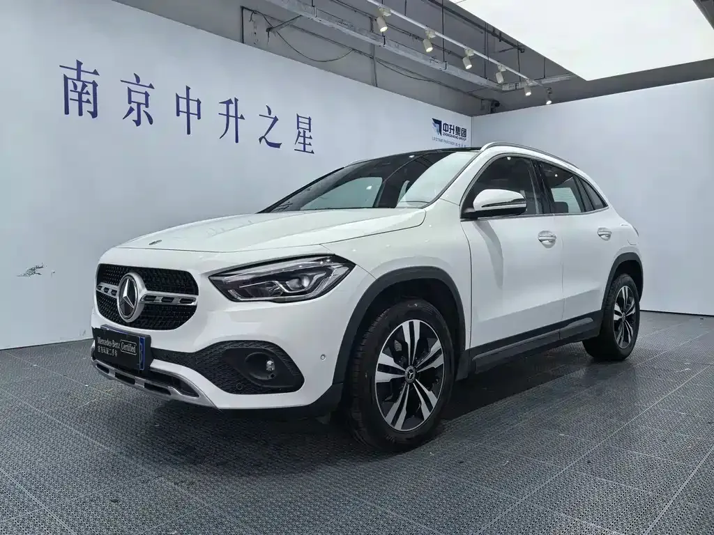 Mercedes-Benz GLA — фото 1