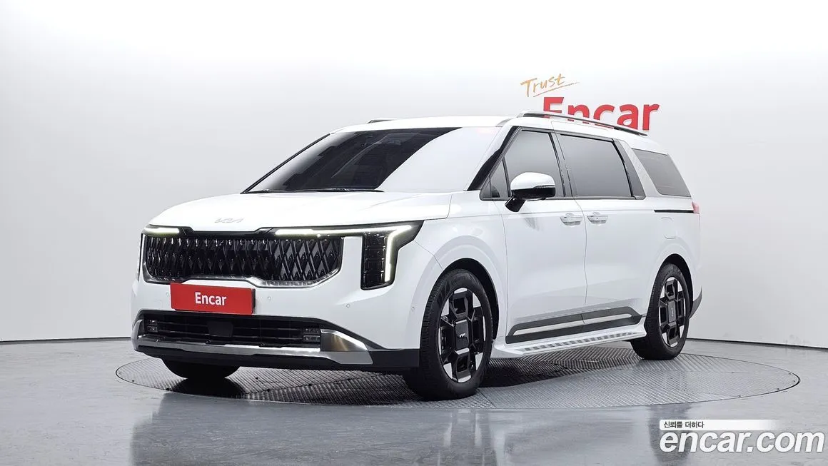 Kia Carnival — фото 1