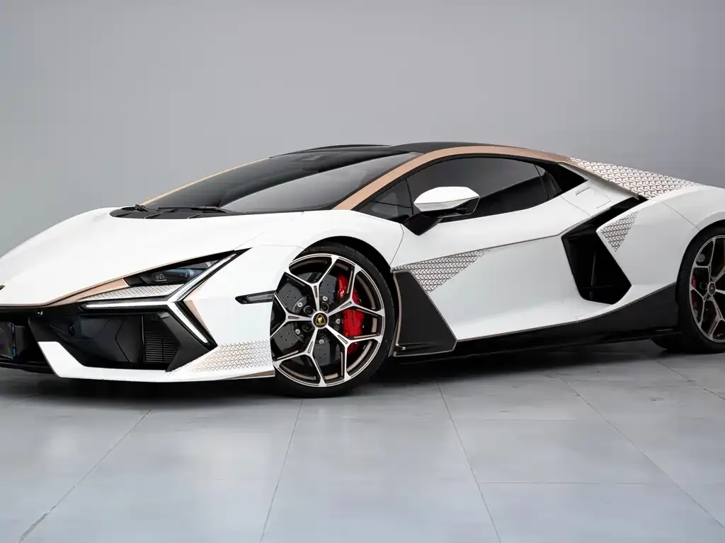 Lamborghini Revuelto — фото 2