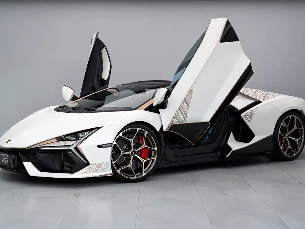Lamborghini Revuelto — фото 3