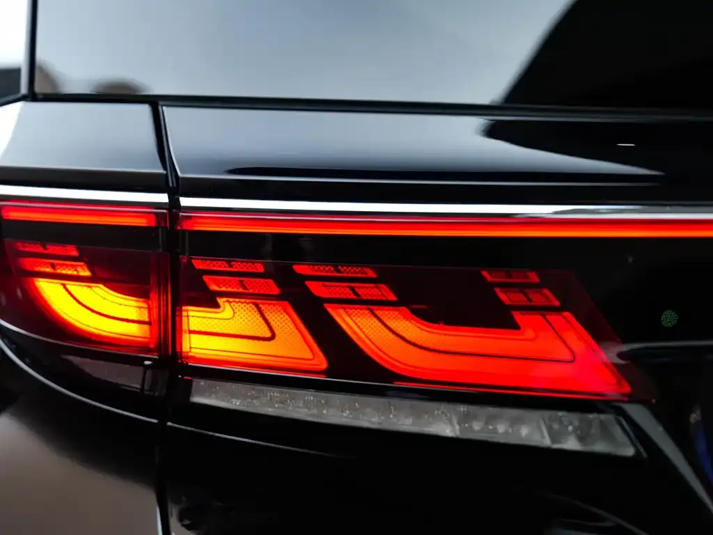 Toyota Vellfire — фото 9