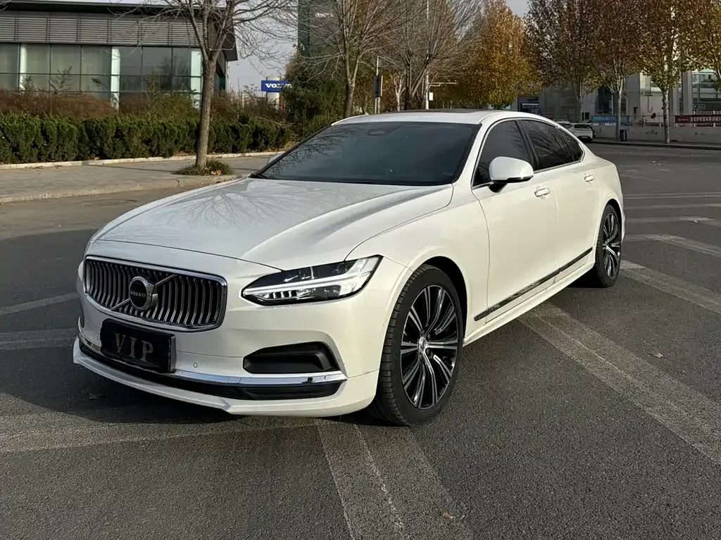 Volvo S90 — фото 1