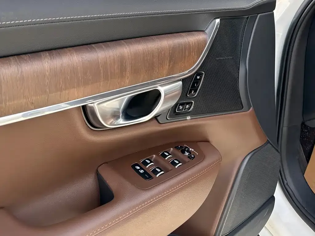 Volvo S90 — фото 10