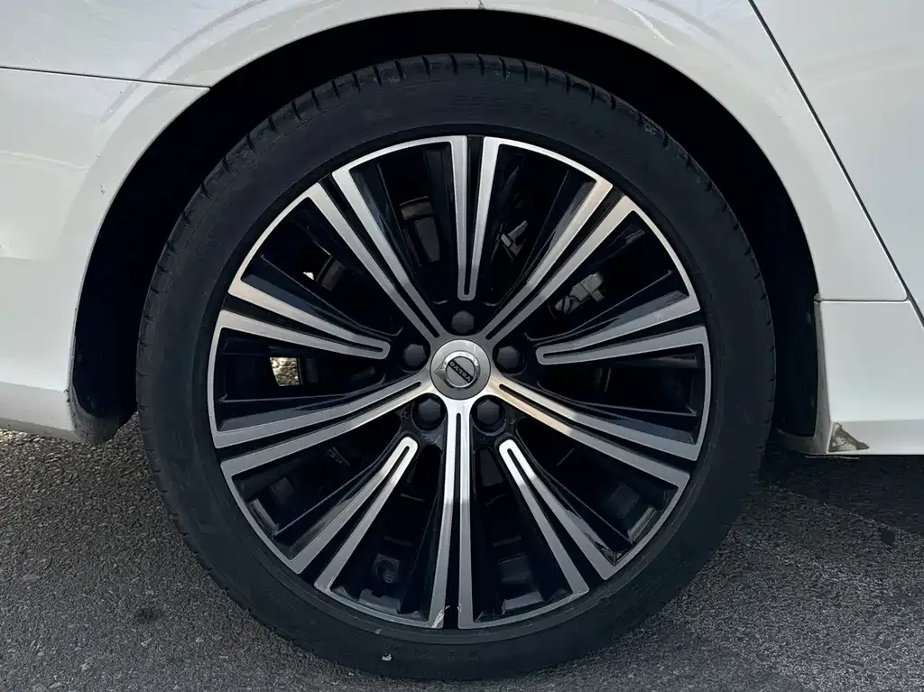 Volvo S90 — фото 9