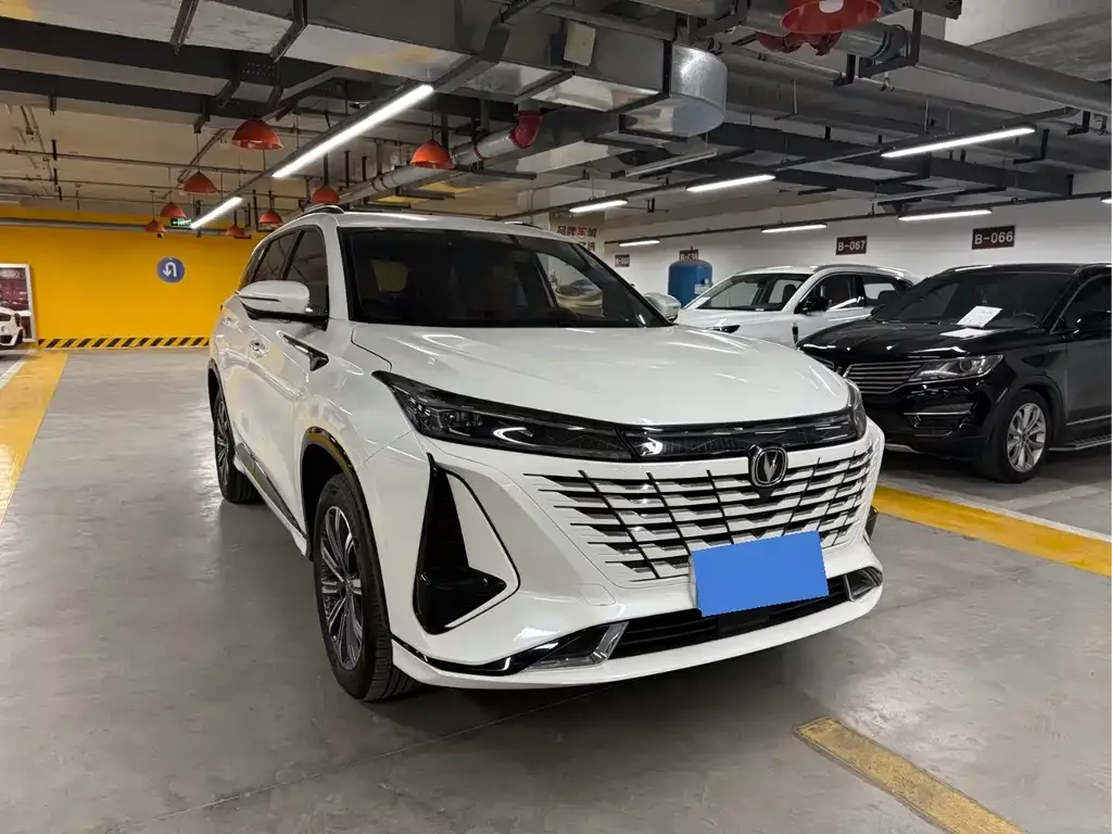 Changan CS75PLUS — фото 3