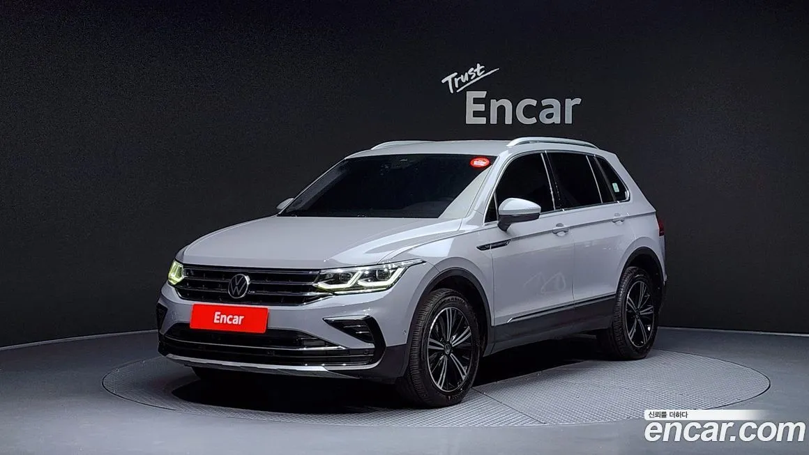 Volkswagen Tiguan — фото 1