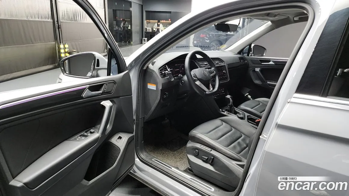 Volkswagen Tiguan — фото 10