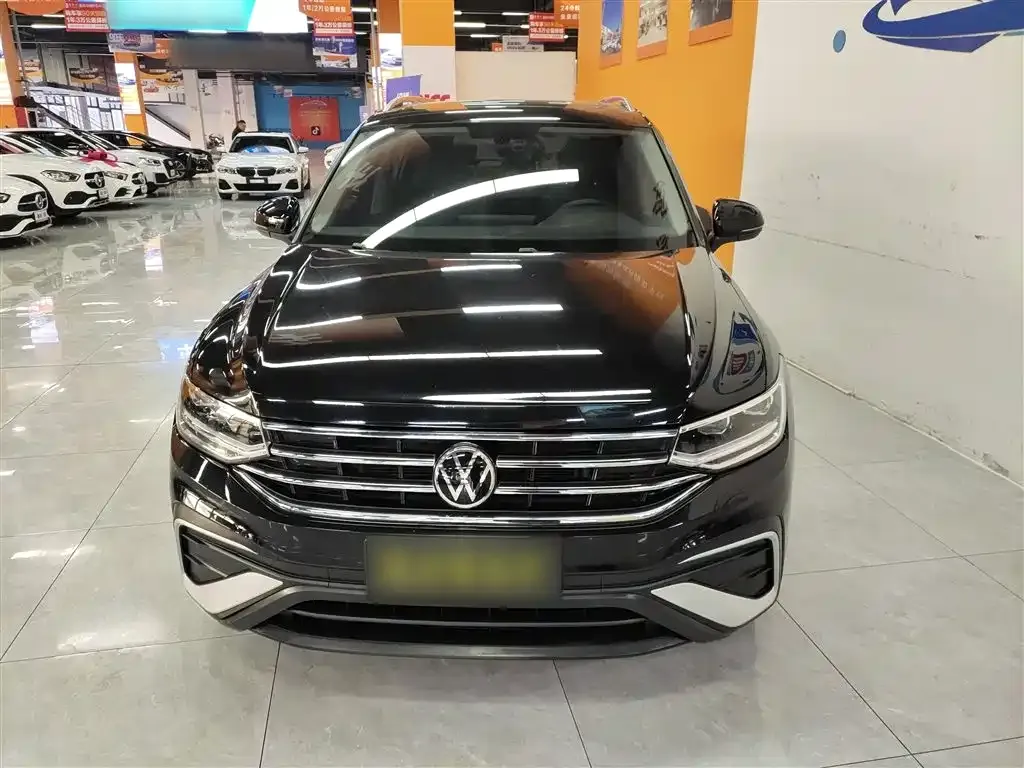 Volkswagen Tiguan L — фото 3