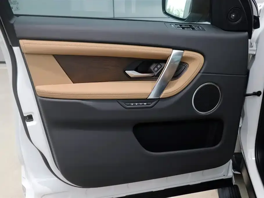 Land Rover Discovery Sport — фото 10