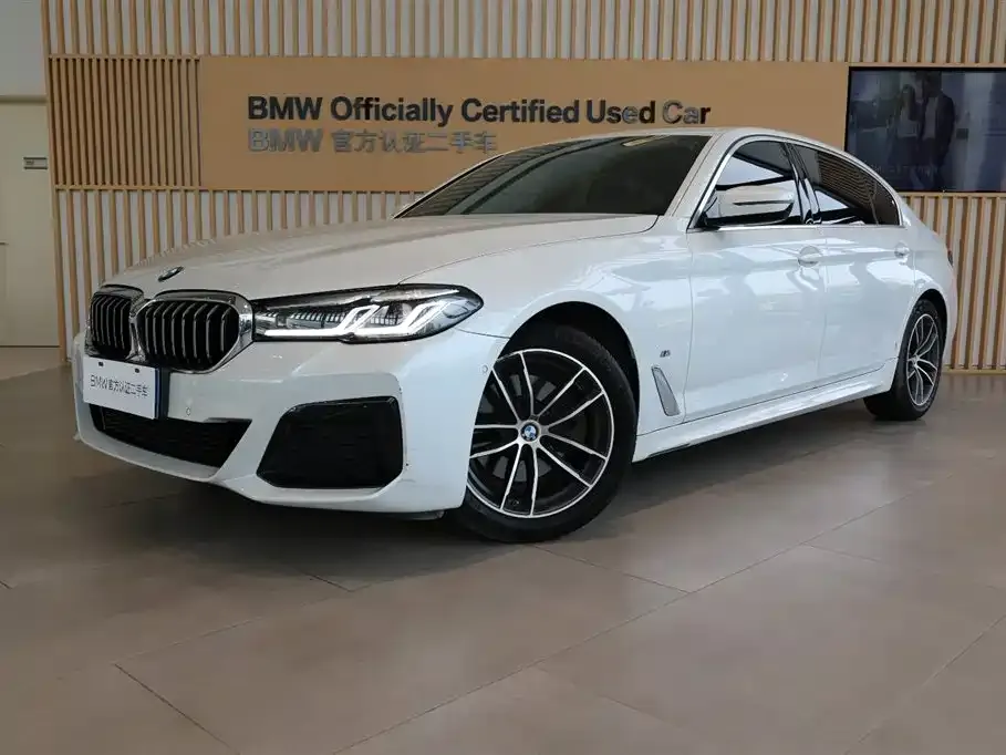 BMW 5 Series — фото 1