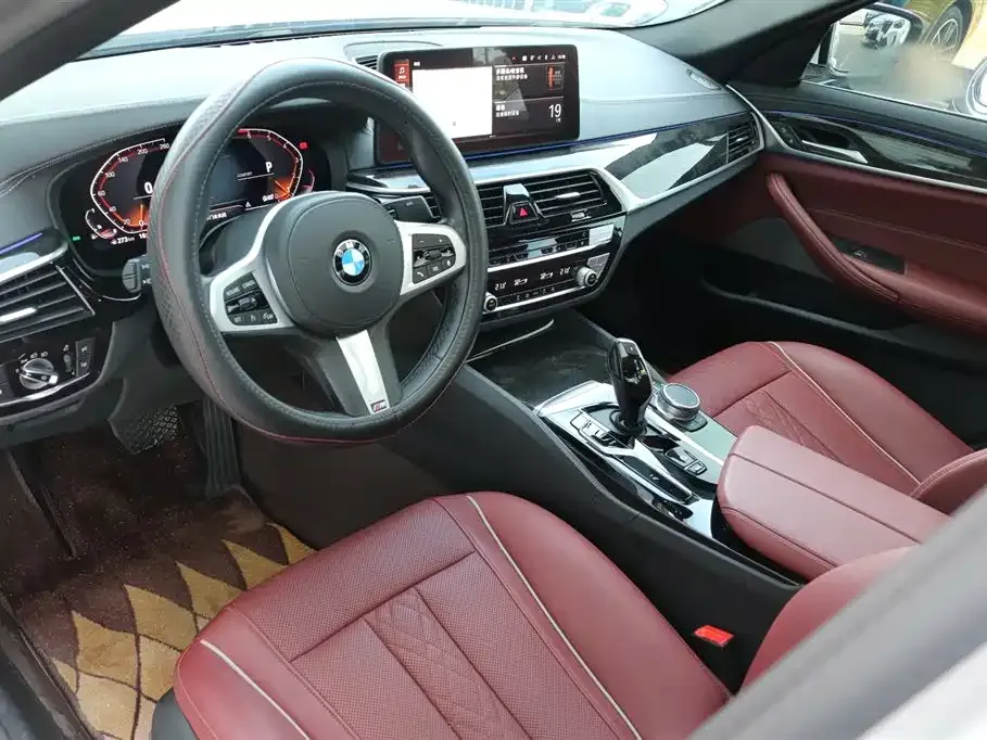 BMW 5 Series — фото 10
