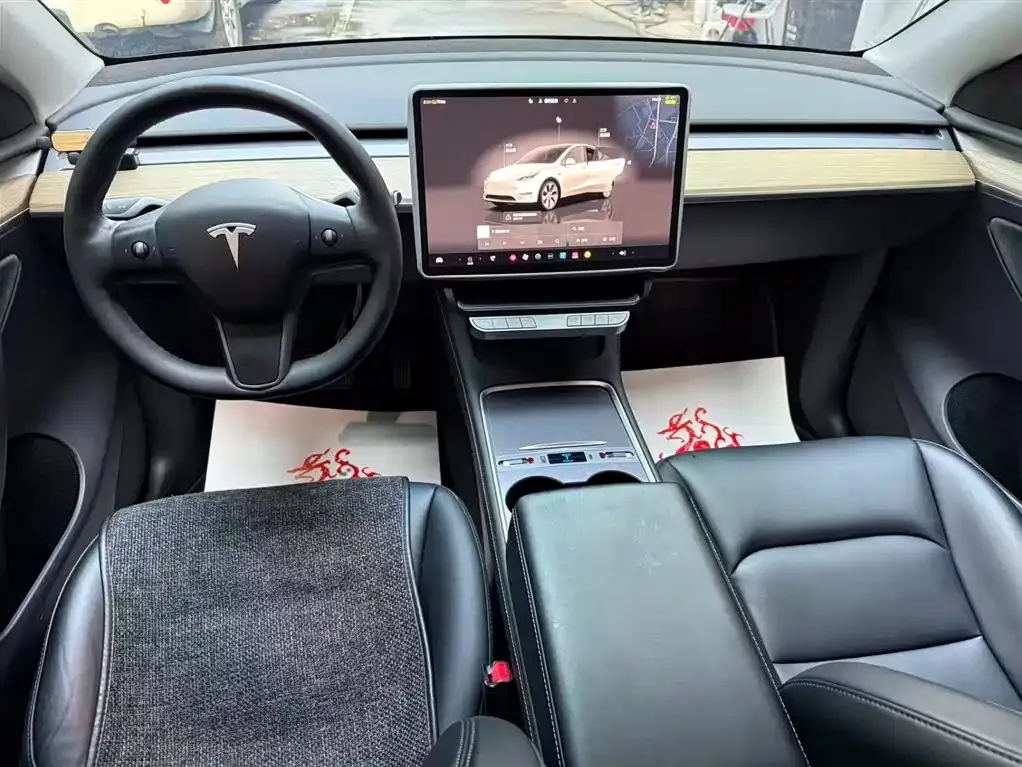 Tesla Model Y — фото 6